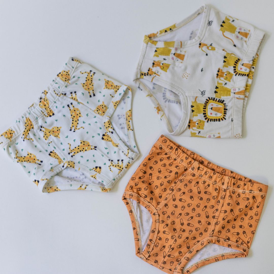 Made with 95% GOTS American milled organic cotton and 5% elastane, these briefs are exceptionally soft and breathable, making them ideal for sensitive skin