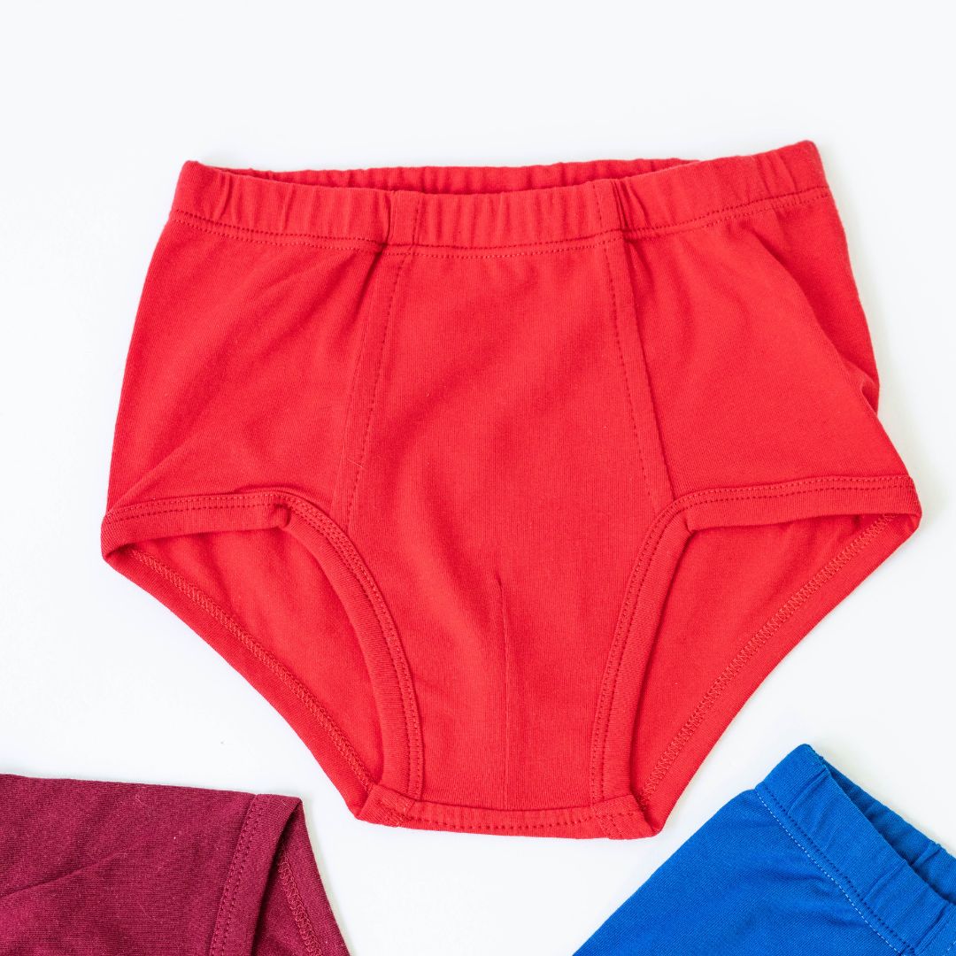 GOTS American milled organic cotton, these briefs ensure exceptional comfort and breathability, making them the ideal choice for boys who are always on the go.